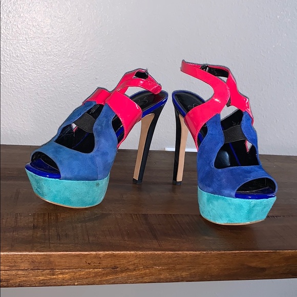 Heels - Picture 2 of 2